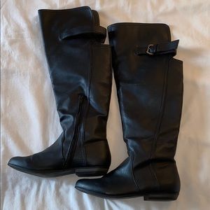 Tall black riding boots. Size 8